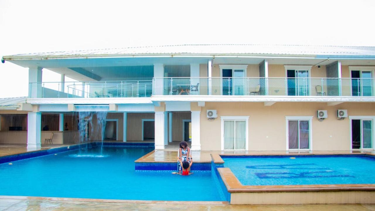 Royal Ambassador Hotel Harbel Bagian luar foto