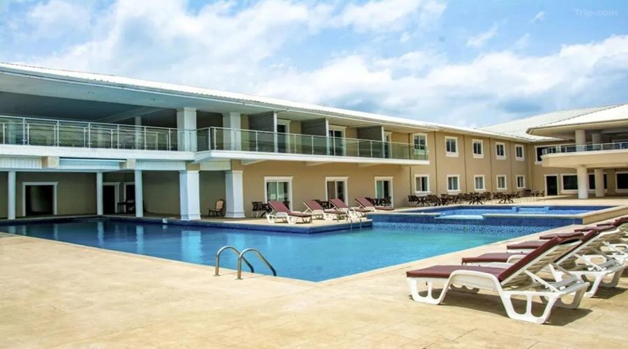 Royal Ambassador Hotel Harbel Bagian luar foto