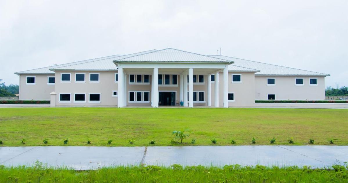Royal Ambassador Hotel Harbel Bagian luar foto