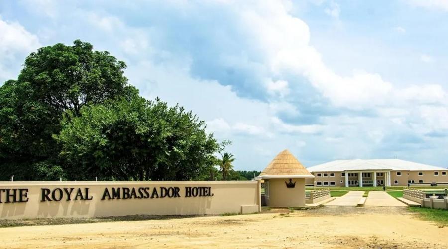 Royal Ambassador Hotel Harbel Bagian luar foto